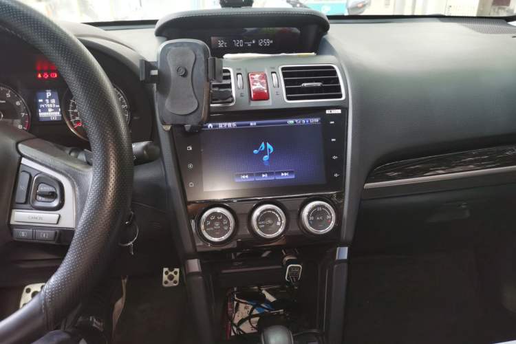 Used Subaru Forester 2016 2.0i Fashion Navigation Edition Audio And AC Panel