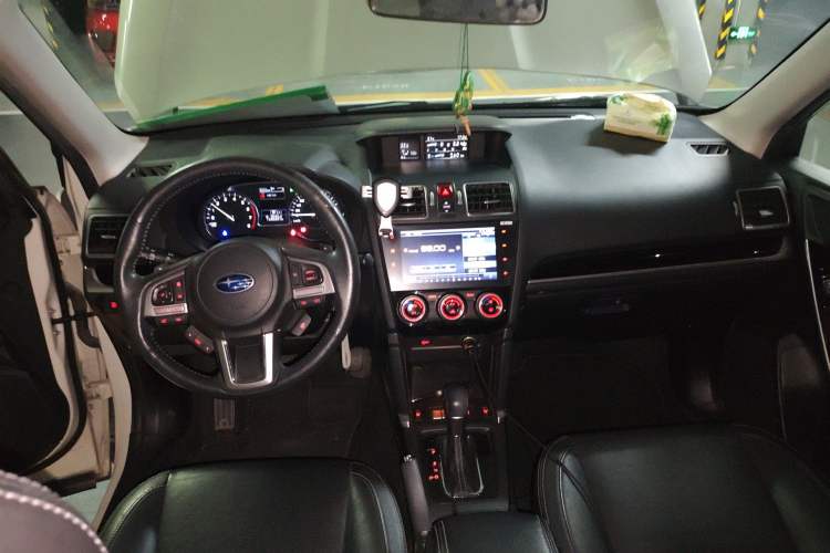 Used Subaru Forester 2016 2.5i Luxury Navigation Edition Center Console