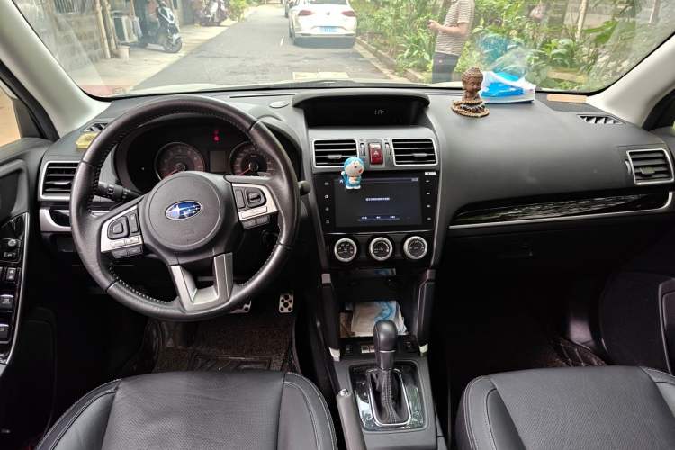 Used Subaru Forester 2016 2.0i Fashion Navigation Edition Center Console