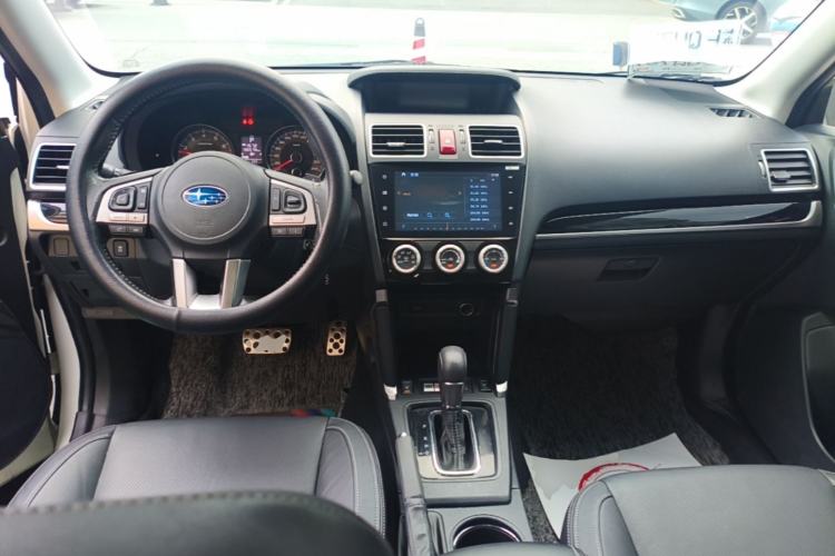 Used Subaru Forester 2016 2.0i Fashion Navigation Edition Center Console
