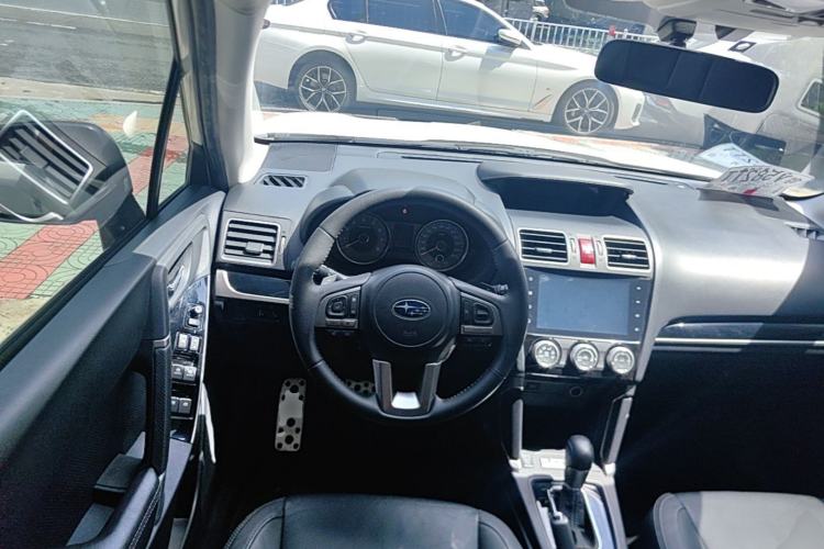 Used Subaru Forester 2016 2.0i Fashion Navigation Edition Center Console