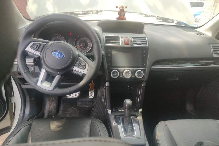 Used Subaru Forester 2016 2.0i Fashion Navigation Edition Center Console