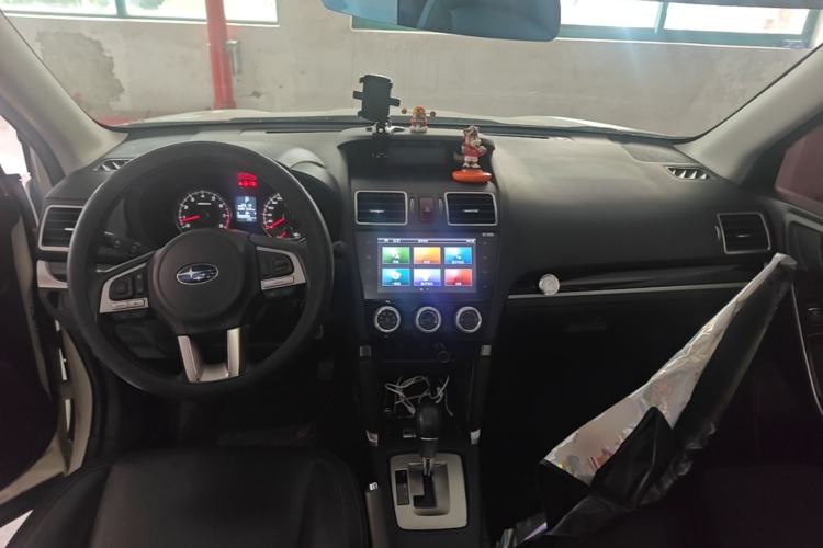 Used Subaru Forester 2016 2.0i Luxury Navigation Edition Center Console