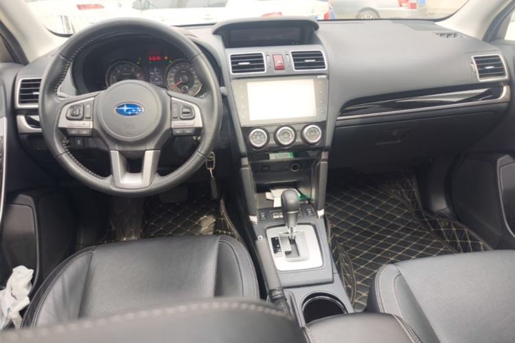 Used Subaru Forester 2016 2.0i Luxury Navigation Edition Center Console