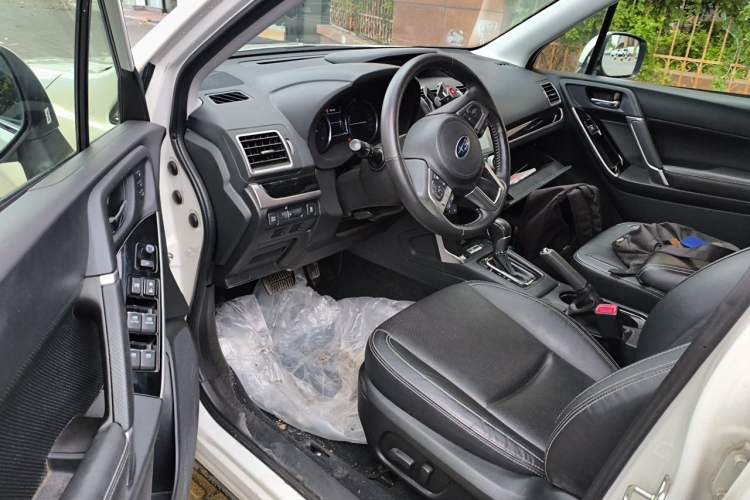 Used Subaru Forester 2016 2.5i Luxury Navigation Edition Driver Seat