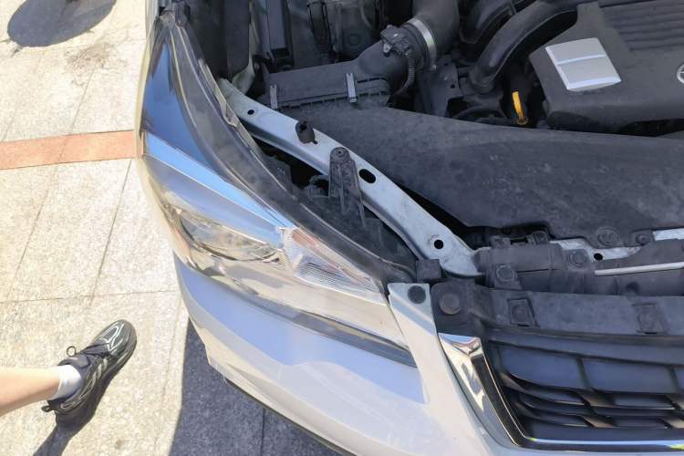 Used Subaru Forester 2016 2.0i Luxury Navigation Edition Engine Bay Right