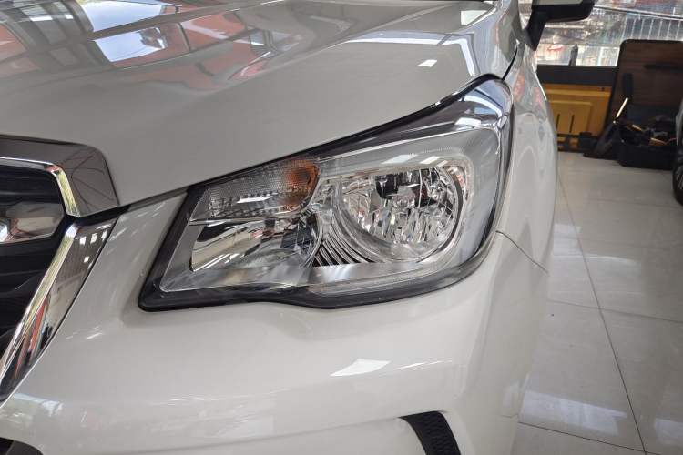 Used Subaru Forester 2016 2.0i Fashion Navigation Edition Exterior 7