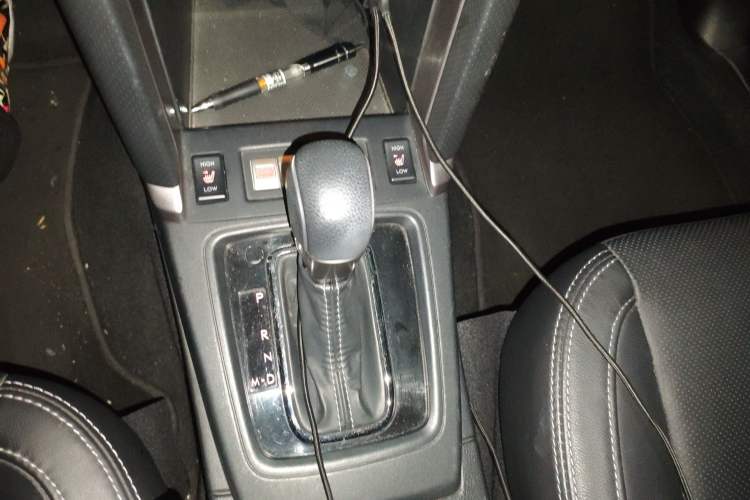 Used Subaru Forester 2016 2.5i Luxury Navigation Edition Gear Lever