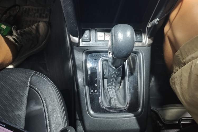 Used Subaru Forester 2016 2.0i Fashion Navigation Edition Gear Lever