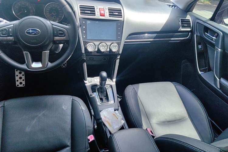 Used Subaru Forester 2016 2.0i Fashion Navigation Edition Gear Lever