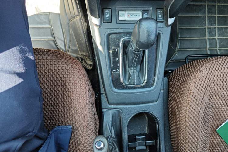 Used Subaru Forester 2016 2.0i Fashion Navigation Edition Gear Lever