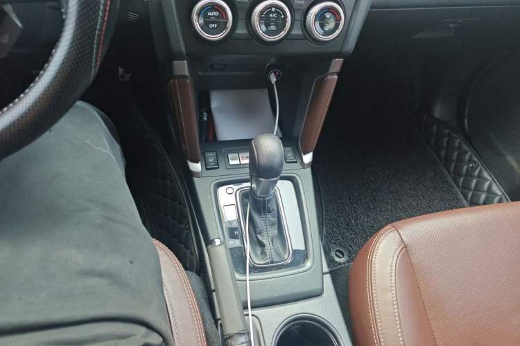 Used Subaru Forester 2016 2.5i Prestige Navigation Edition Gear Lever