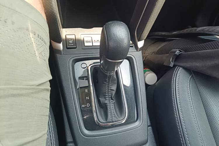 Used Subaru Forester 2016 2.0i Fashion Navigation Edition Gear Lever
