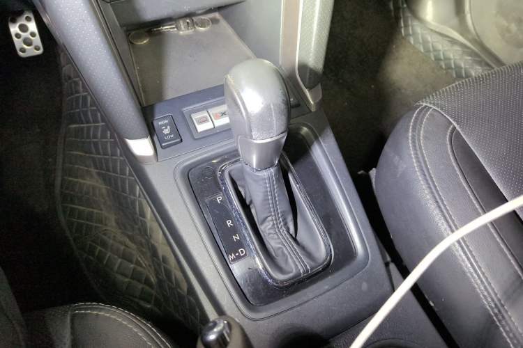 Used Subaru Forester 2016 2.0i Fashion Navigation Edition Gear Lever