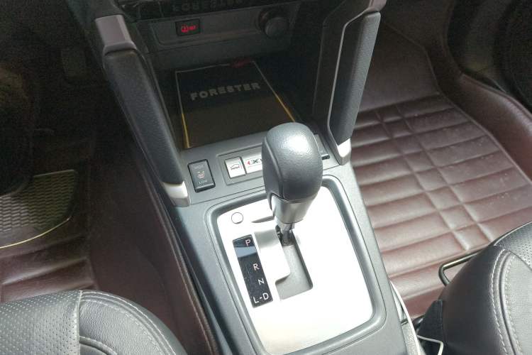 Used Subaru Forester 2016 2.0i Luxury Navigation Edition Gear Lever