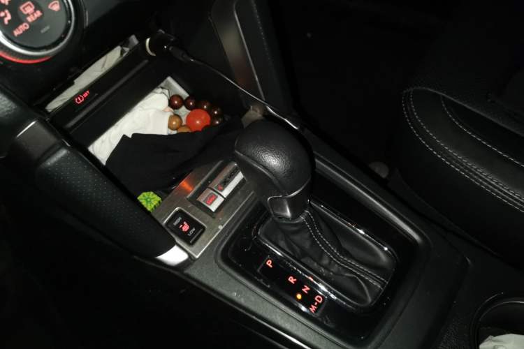 Used Subaru Forester 2016 2.0i Fashion Navigation Edition Gear Lever