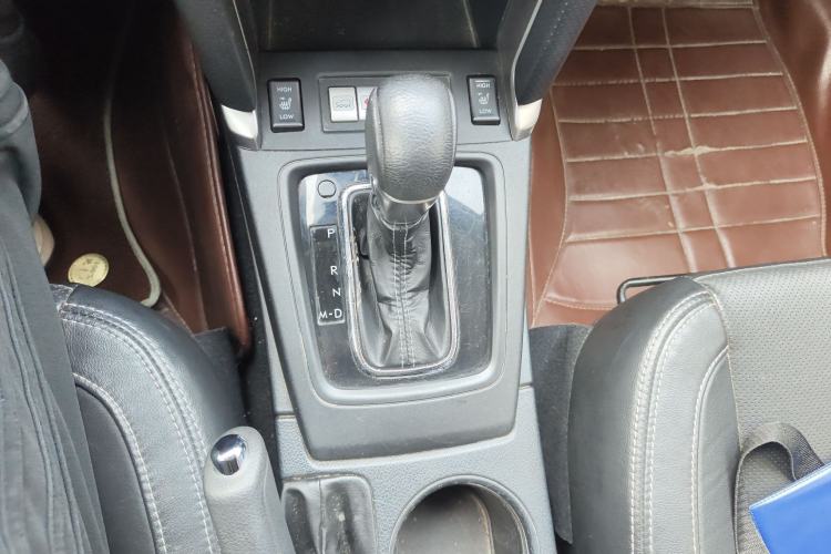 Used Subaru Forester 2016 2.0i Fashion Navigation Edition Gear Lever