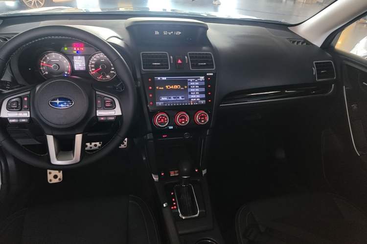 Used Subaru Forester 2016 2.0i Fashion Navigation Edition Gear Lever