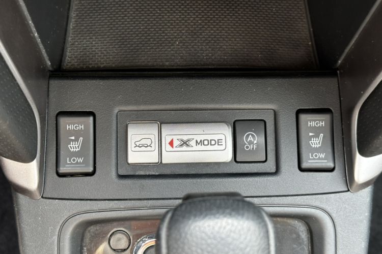 Used Subaru Forester 2016 2.5i Luxury Navigation Edition Interior 12