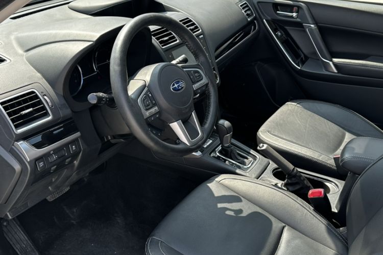Used Subaru Forester 2016 2.5i Luxury Navigation Edition Interior 13