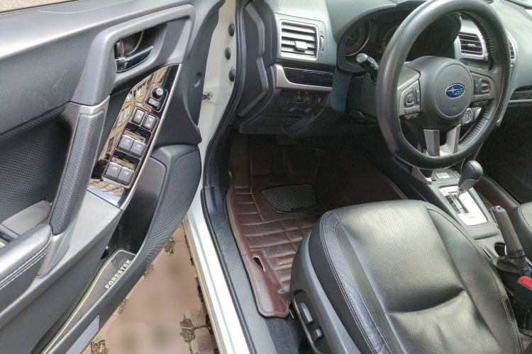 Used Subaru Forester 2016 2.0i Luxury Navigation Edition Interior 3