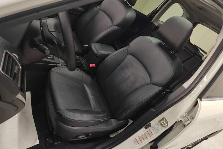 Used Subaru Forester 2016 2.0i Fashion Navigation Edition Interior 4