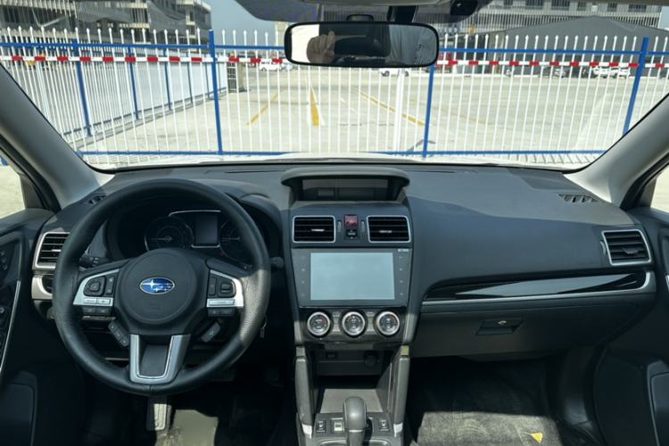 Used Subaru Forester 2016 2.5i Luxury Navigation Edition Interior 5