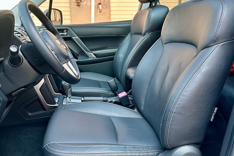 Used Subaru Forester 2016 2.0i Luxury Navigation Edition Interior 5