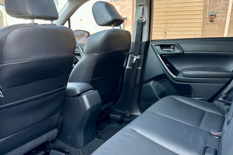 Used Subaru Forester 2016 2.0i Luxury Navigation Edition Interior 6