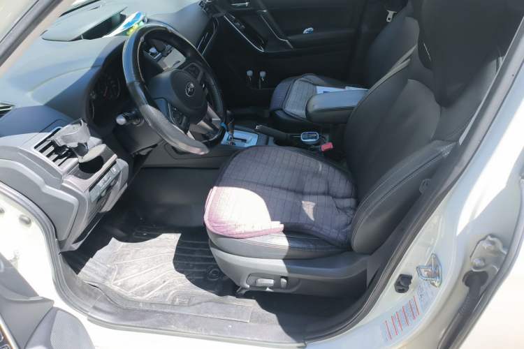 Used Subaru Forester 2016 2.0i Luxury Navigation Edition Left Front Seat
