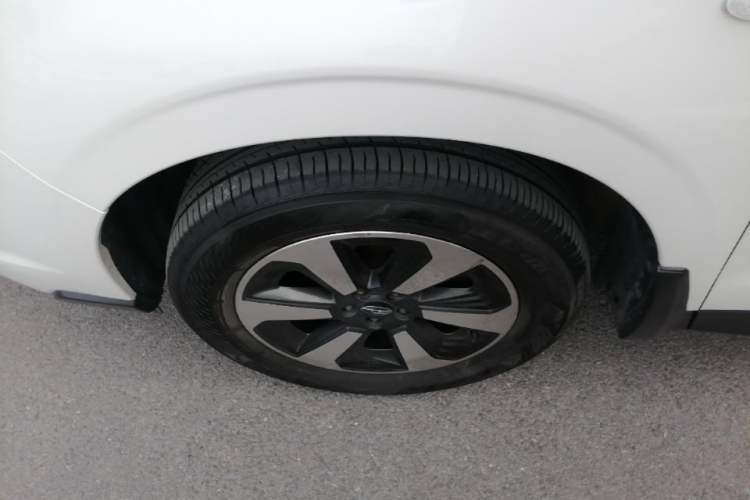 Used Subaru Forester 2016 2.0i Luxury Navigation Edition Left Front Wheel Hub