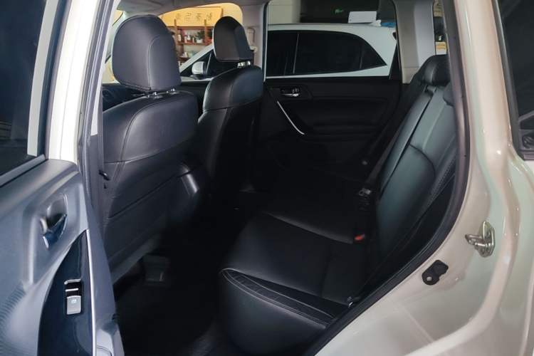 Used Subaru Forester 2016 2.0i Fashion Navigation Edition Left Rear Seat