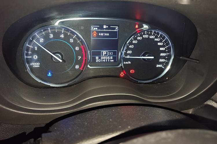 Used Subaru Forester 2016 2.5i Prestige Navigation Edition Odometer Close Up