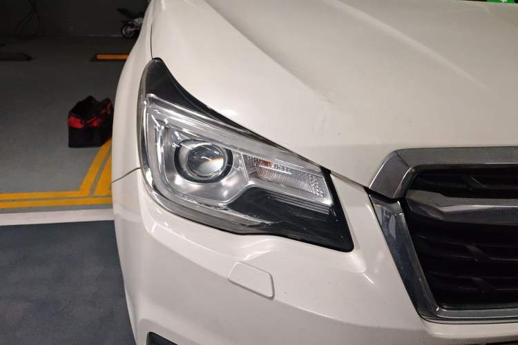Used Subaru Forester 2016 2.5i Luxury Navigation Edition Right Front Headlight