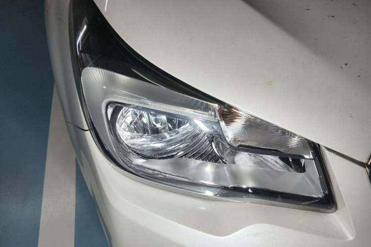 Used Subaru Forester 2016 2.0i Luxury Navigation Edition Right Front Headlight