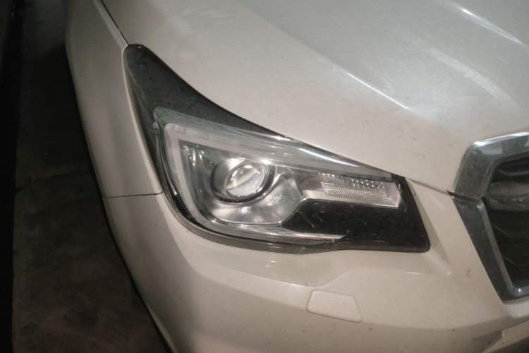 Used Subaru Forester 2016 2.5i Luxury Navigation Edition Right Front Headlight
