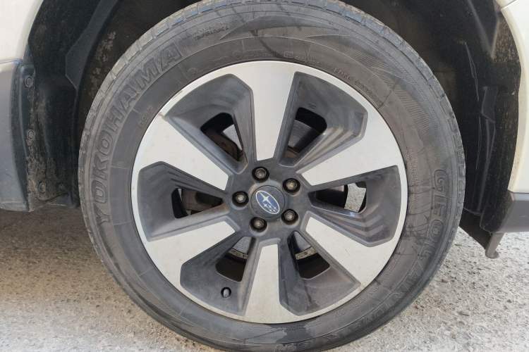 Used Subaru Forester 2016 2.5i Luxury Navigation Edition Right Front Wheel Hub
