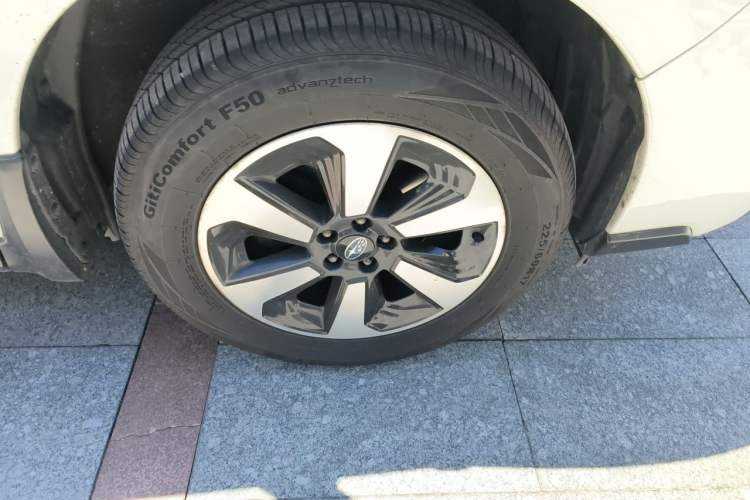 Used Subaru Forester 2016 2.0i Luxury Navigation Edition Right Front Wheel Hub