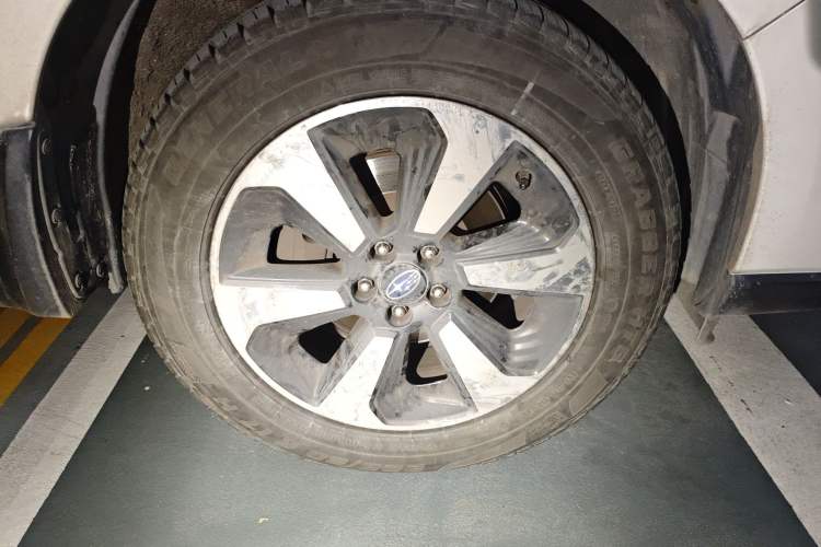 Used Subaru Forester 2016 2.5i Luxury Navigation Edition Right Front Wheel Hub