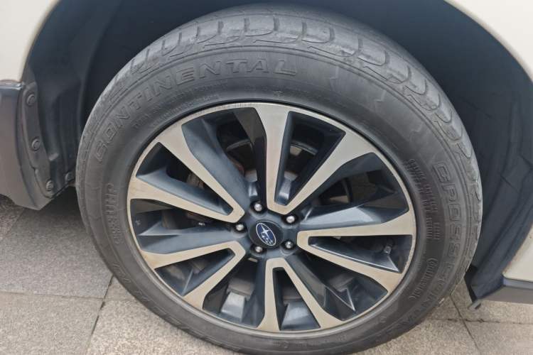 Used Subaru Forester 2016 2.5i Prestige Navigation Edition Right Front Wheel Hub