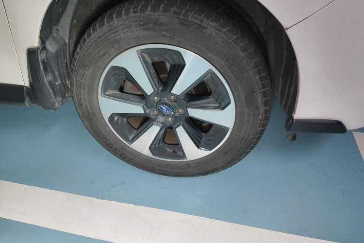 Used Subaru Forester 2016 2.0i Luxury Navigation Edition Right Front Wheel Hub