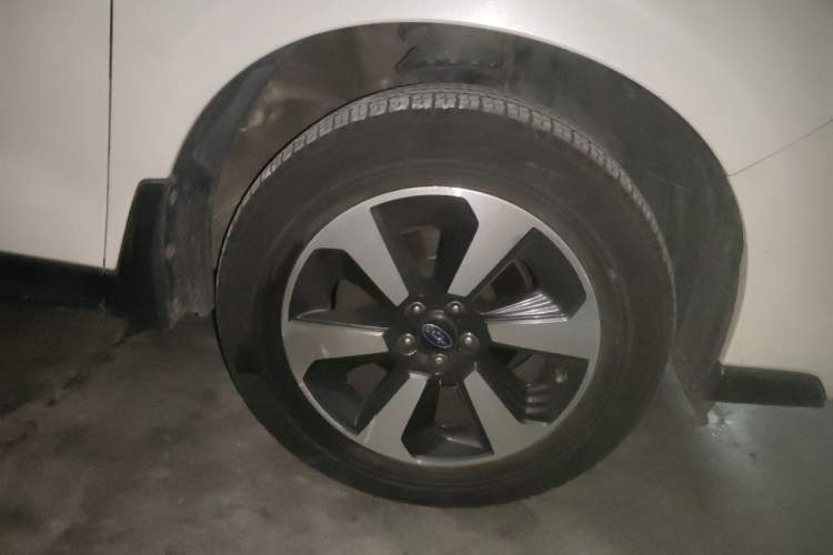 Used Subaru Forester 2016 2.5i Luxury Navigation Edition Right Front Wheel Hub