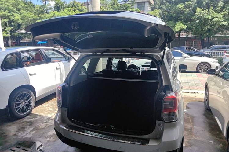 Used Subaru Forester 2016 2.0i Fashion Navigation Edition Trunk