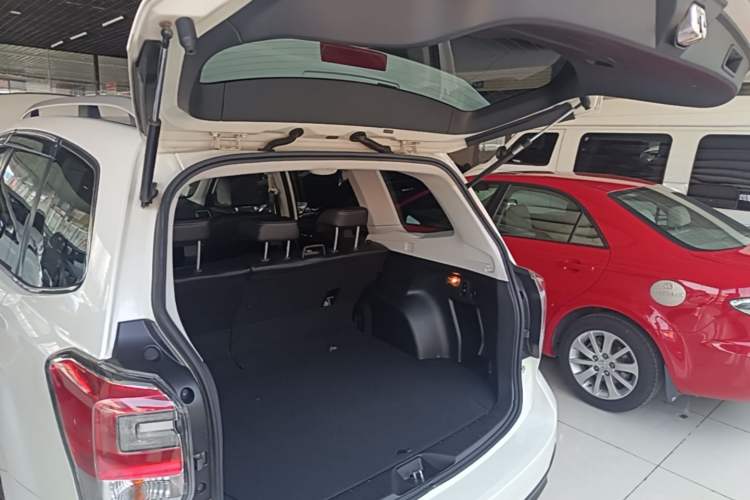 Used Subaru Forester 2016 2.0i Fashion Navigation Edition Trunk