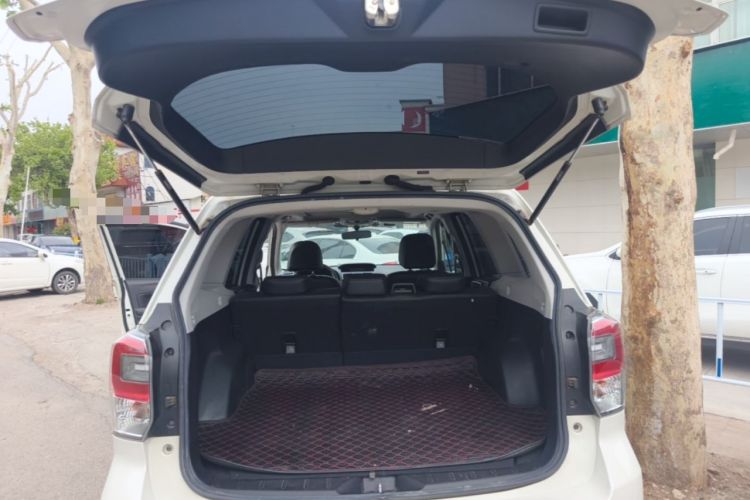 Used Subaru Forester 2016 2.0i Luxury Navigation Edition Trunk