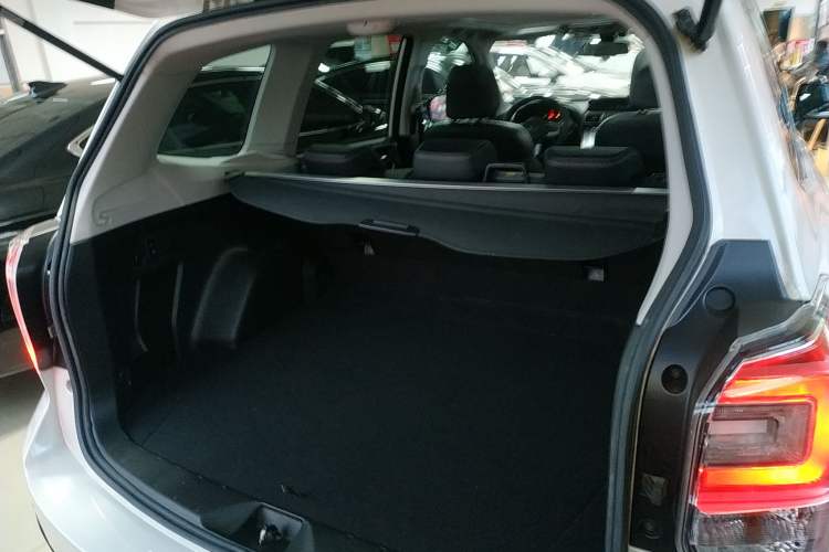 Used Subaru Forester 2016 2.0i Fashion Navigation Edition Trunk