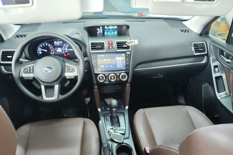 Used Subaru Forester 2017 2.5i Luxury Special Edition Center Console