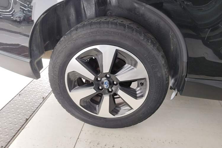 Used Subaru Forester 2017 2.5i Luxury Special Edition Exterior 5