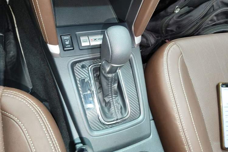 Used Subaru Forester 2017 2.5i Luxury Special Edition Gear Lever