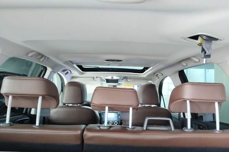 Used Subaru Forester 2017 2.5i Luxury Special Edition Headliner